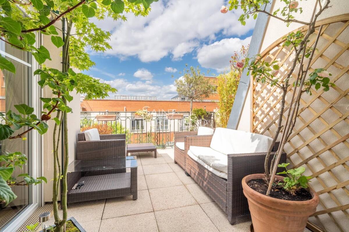 Appartement à LA GARENNE-COLOMBES