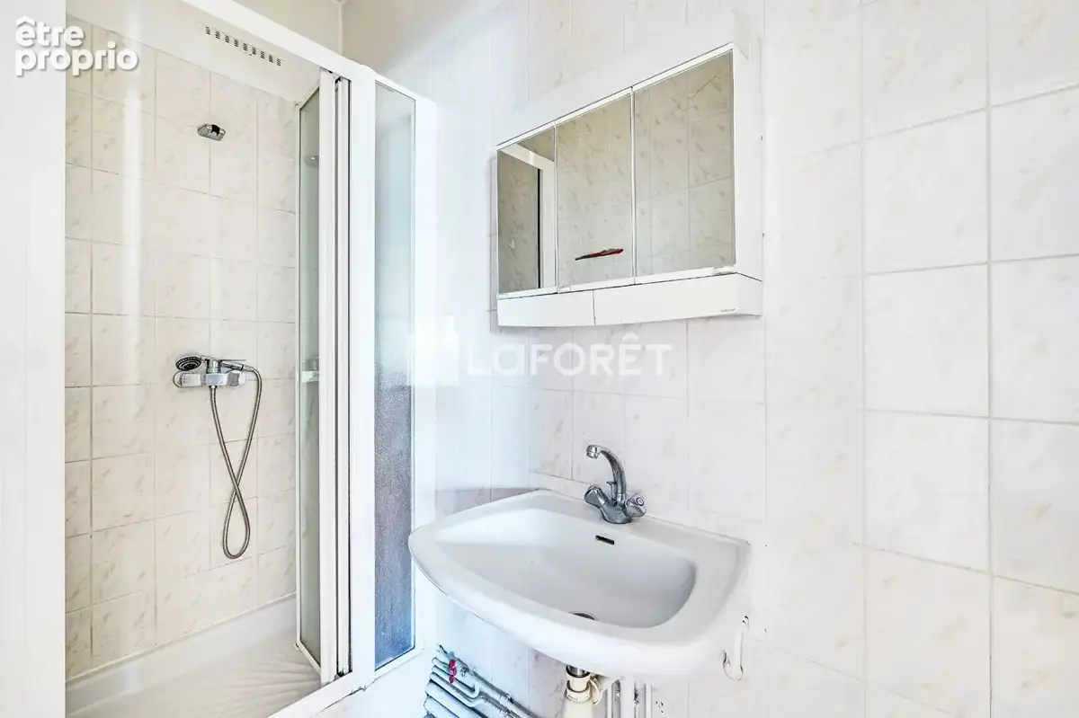 Studio - Dernier étage avec ascenseur - Boulevard de Courcelles, Paris 17e - photo 13