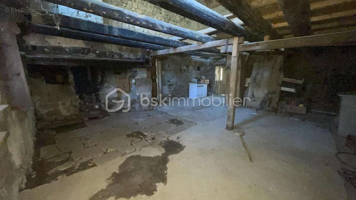 Maison à SAINT-LEGER-DU-MALZIEU