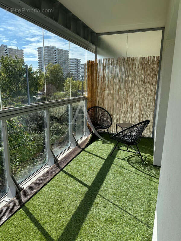 Île de Nantes, emplacement idéal pour ce charmant T3 avec terrasse et stationnement sécurisé - photo 5