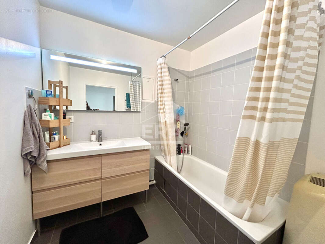 Appartement à NANTERRE