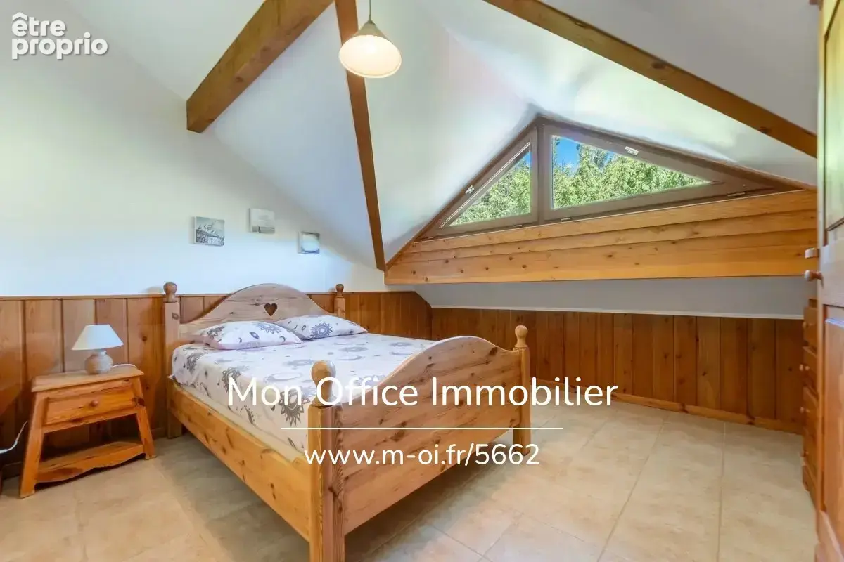 Référence : 7162-MTE - Bâtisse avec gîtes de 400 m2 - piscine - vue magnifique sur le Lac - photo 7