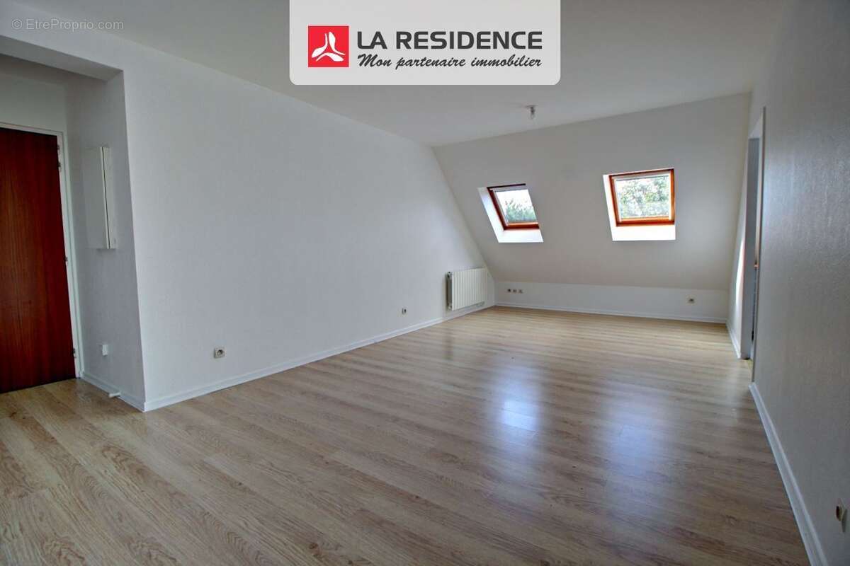 Appartement à LES CLAYES-SOUS-BOIS