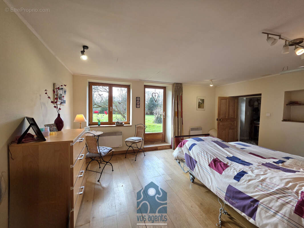Maison à SAINT-GERVAIS-D'AUVERGNE