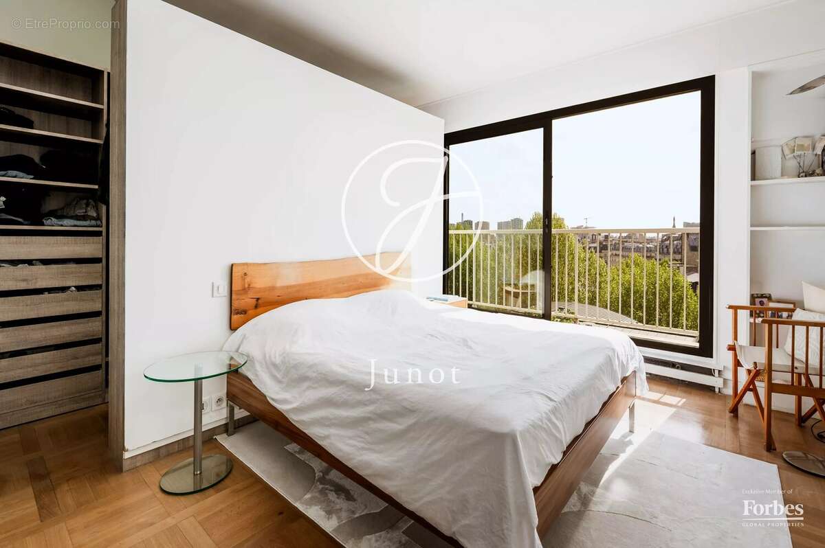 Paris 16e - AUTEUIL - Appartement - 5 pièces - 121,71m² Carrez - 3 chambres - balcon 6.25m² - photo 12