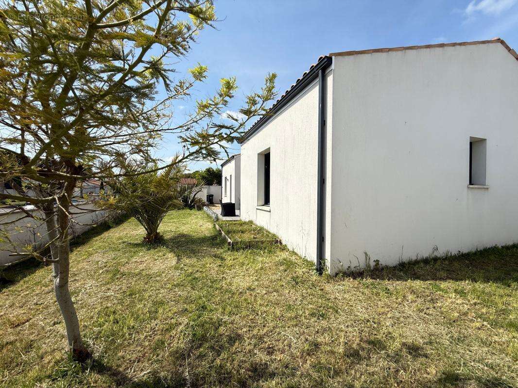 Maison à VAUX-SUR-MER