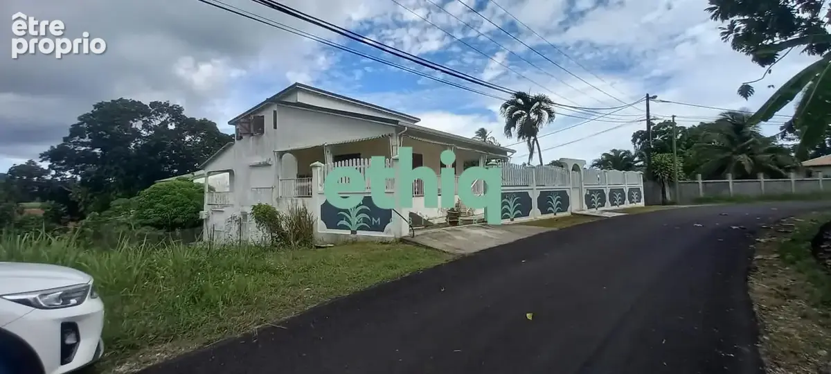 Maison 8 pièces 247 m² à vendre à Sainte-Rose (97115) - photo 4