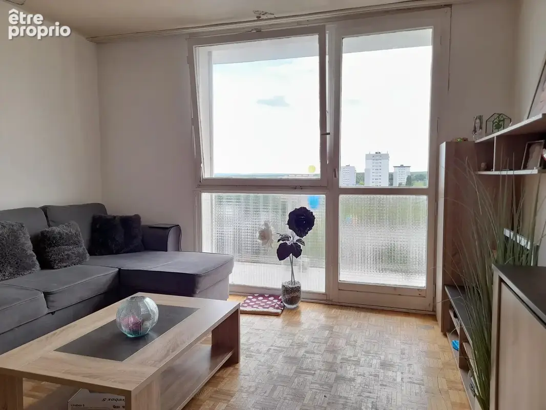 Appartement à SAINT-ETIENNE-DU-ROUVRAY
