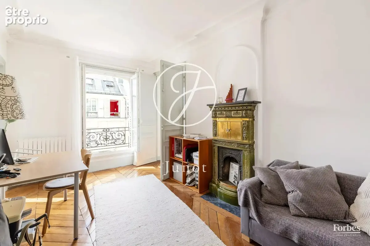 Paris 18e - ABBESSES / RUE DES ABBESSES - Appartement - 5 pièces - 114,06m² Carrez - 3/4 chambres - photo 8