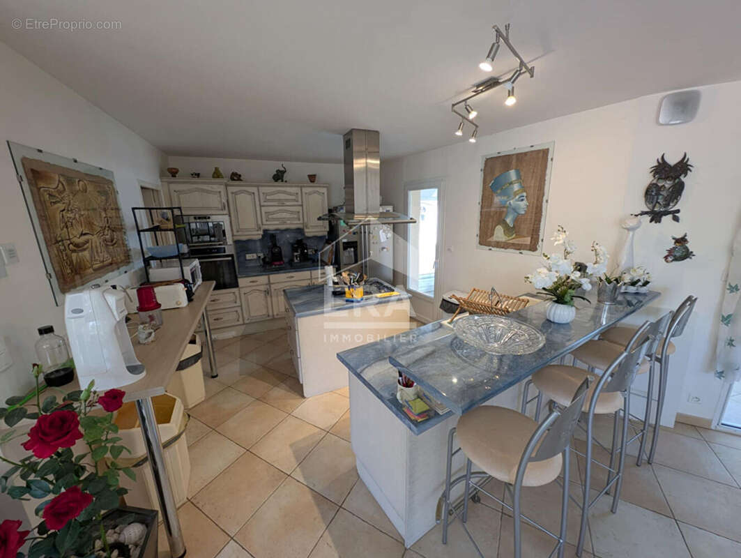 Maison à SAINT-FRONT-DE-PRADOUX