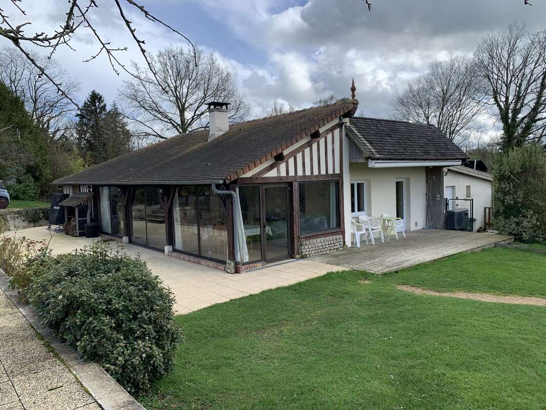 Maison à CASTILLON-EN-AUGE