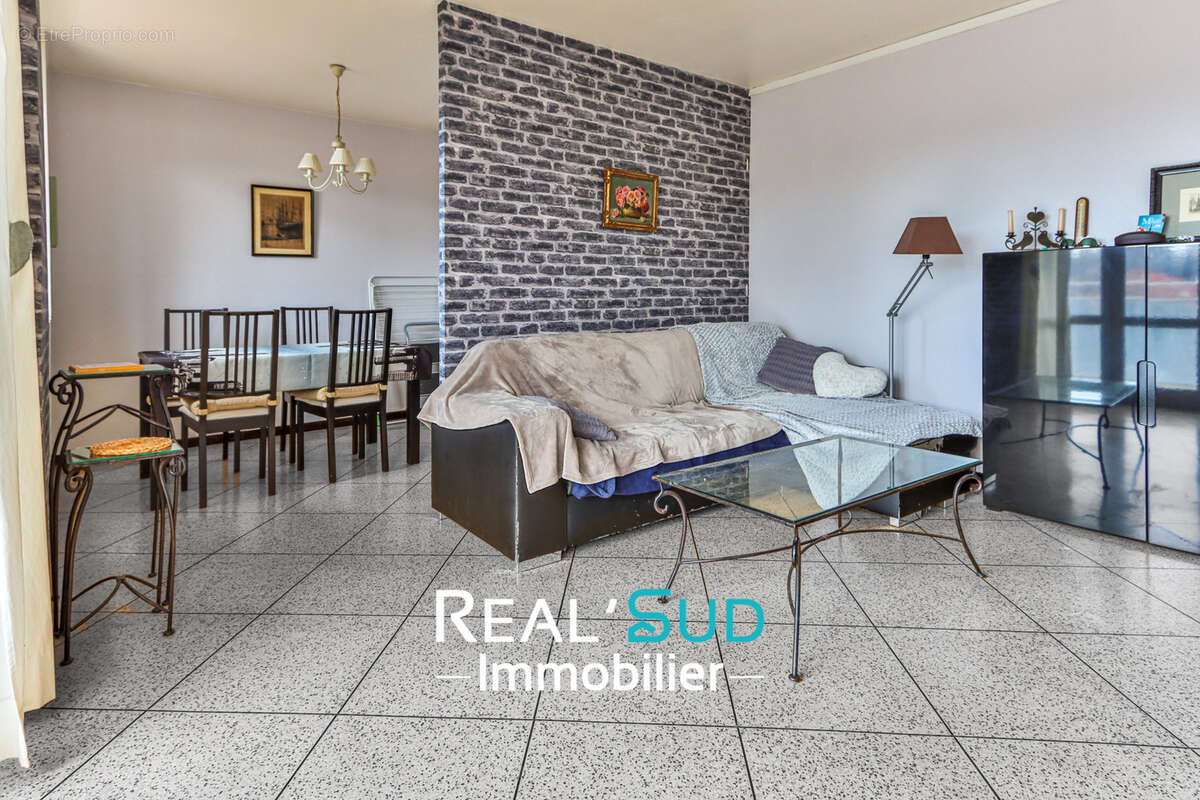 Appartement à MARSEILLE-9E
