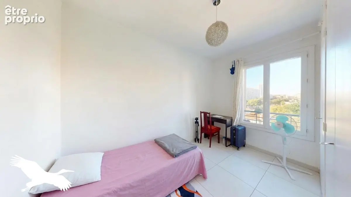 Jamy - À Vendre - T4 de 70m2 avec balcon - résidence Square Michelet - secteur Vélodrome 13009 à coté du tramway et métro + BOX  - photo 5