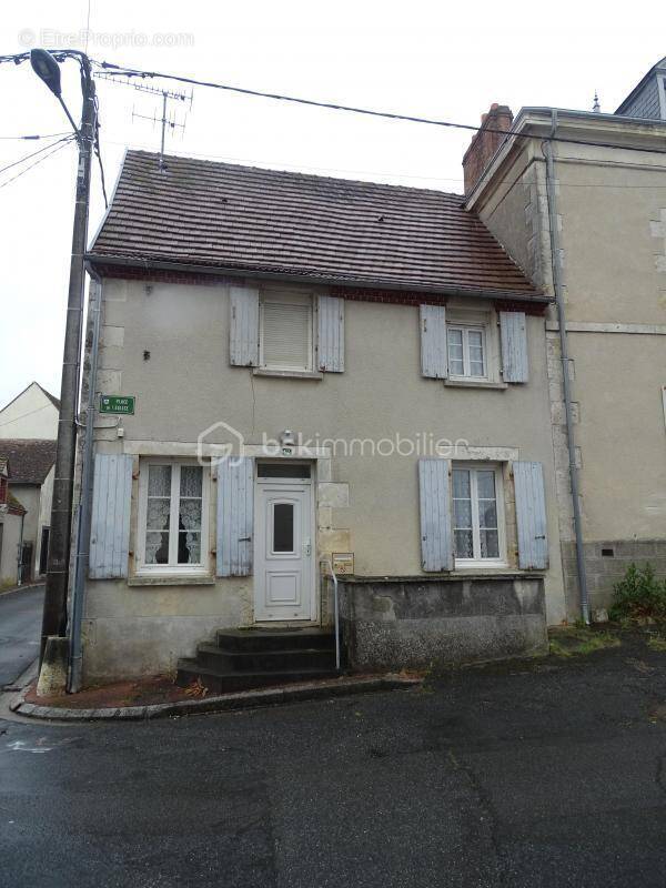 Maison à AUTRY-LE-CHATEL