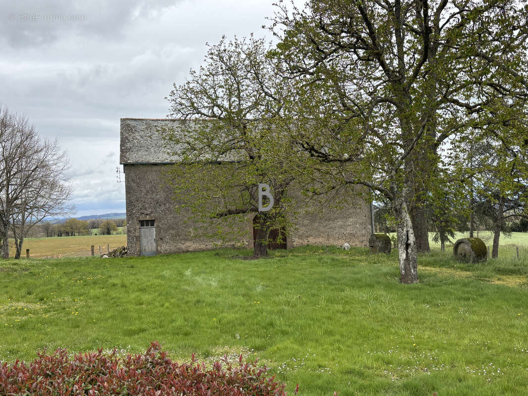 Maison à MIRANDOL-BOURGNOUNAC