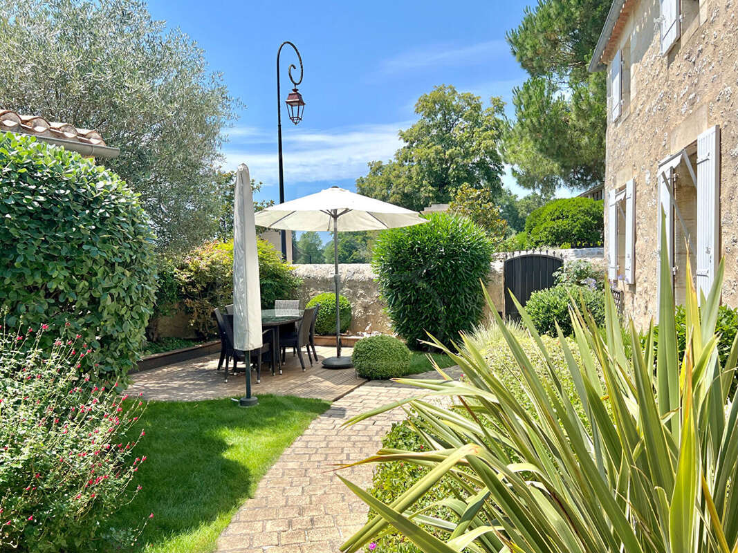 Maison à FRONSAC