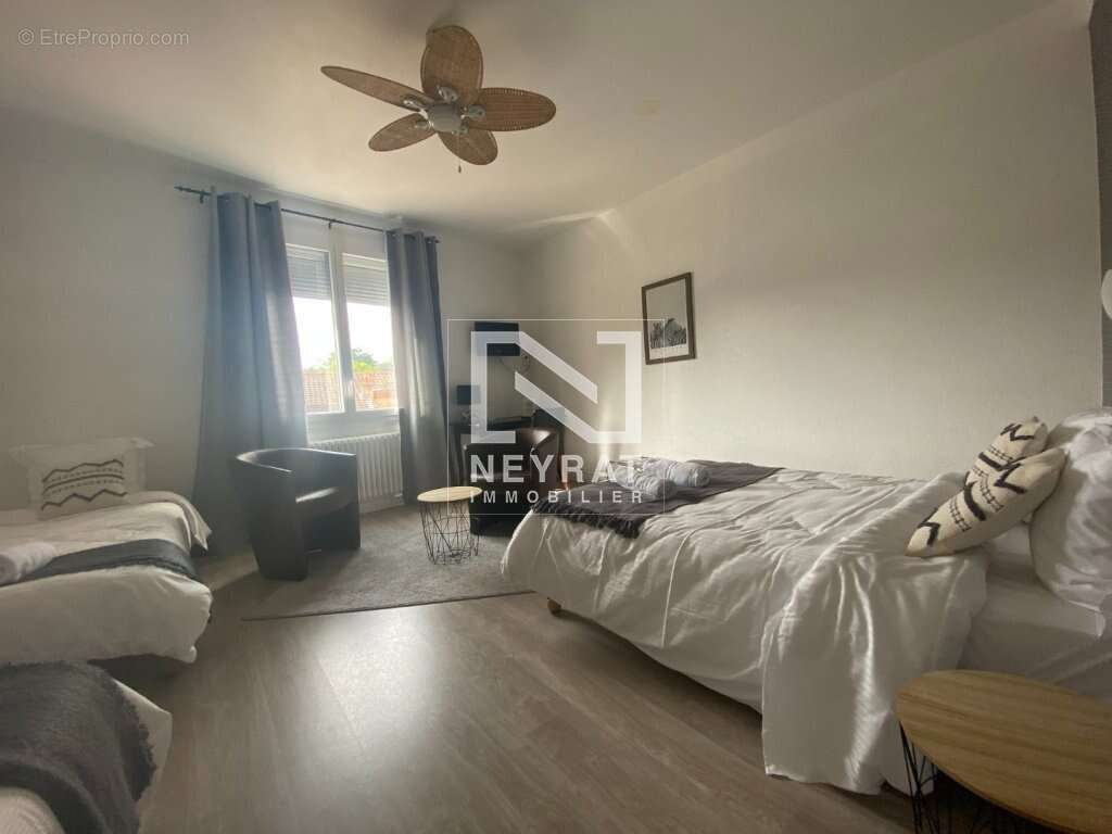 Commerce à PARAY-LE-MONIAL