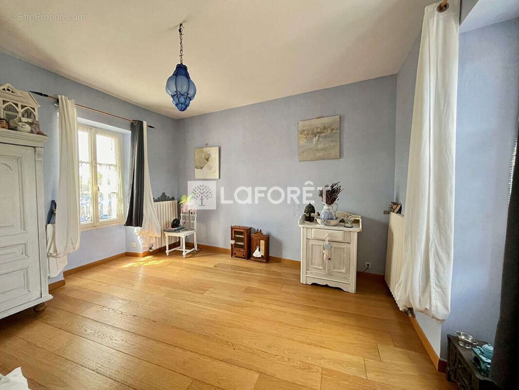 Propriété ancienne 7 pièce(s) 234.25 m2 - photo 7