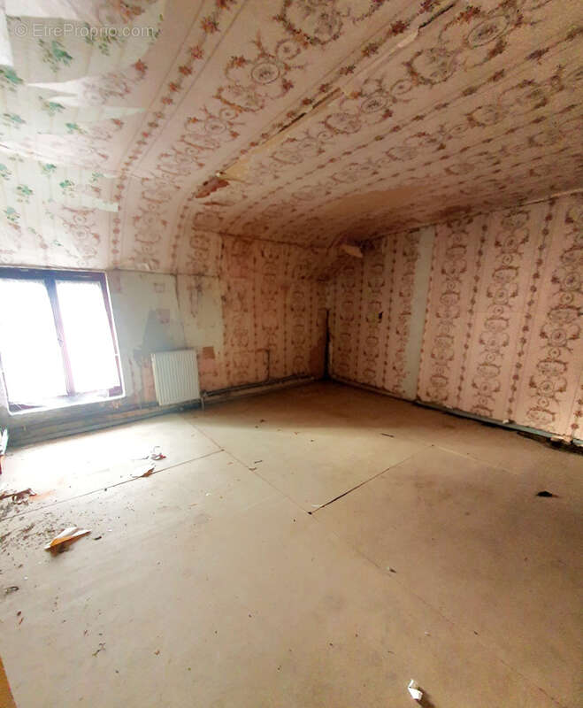 Maison à AULNOYE-AYMERIES