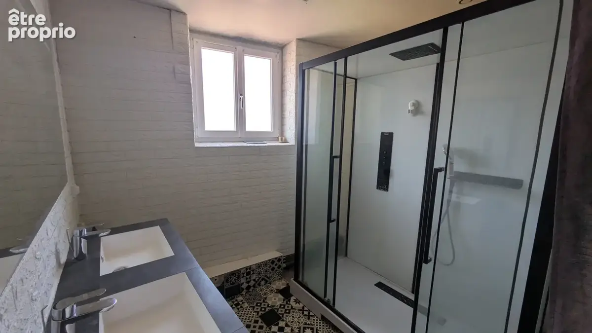 Ensemble immobilier mixte : Maison de village + Local commercial (Boulangerie) — Centre-bourg de Frontenay-Roh - photo 6