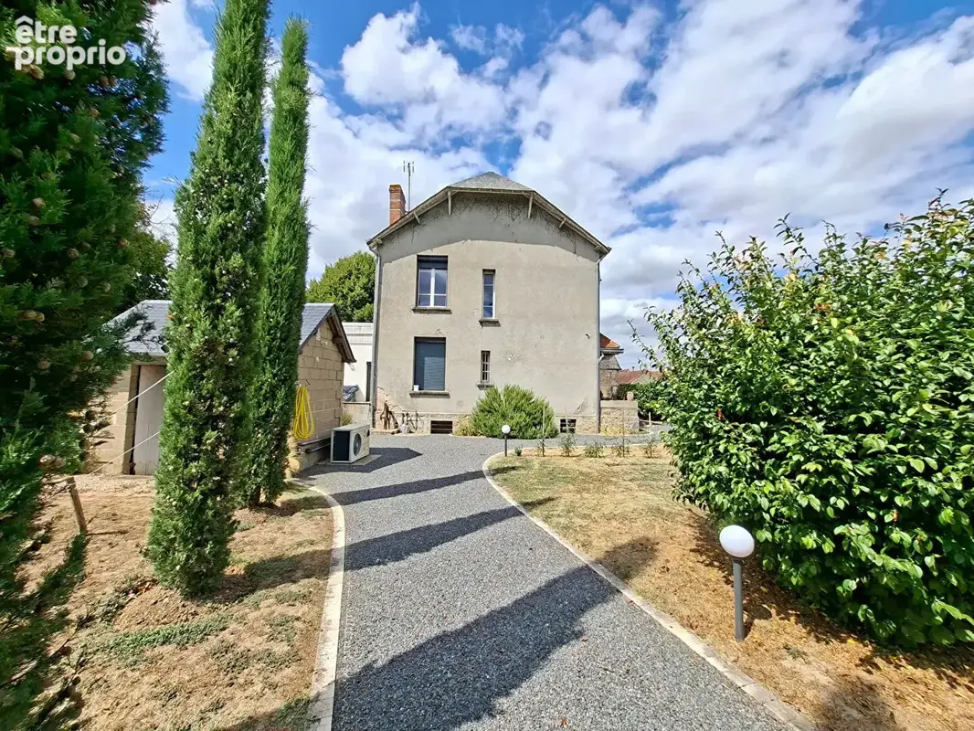 Maison 6 pièces 158 m² à vendre à Oyre (86220) - photo 3