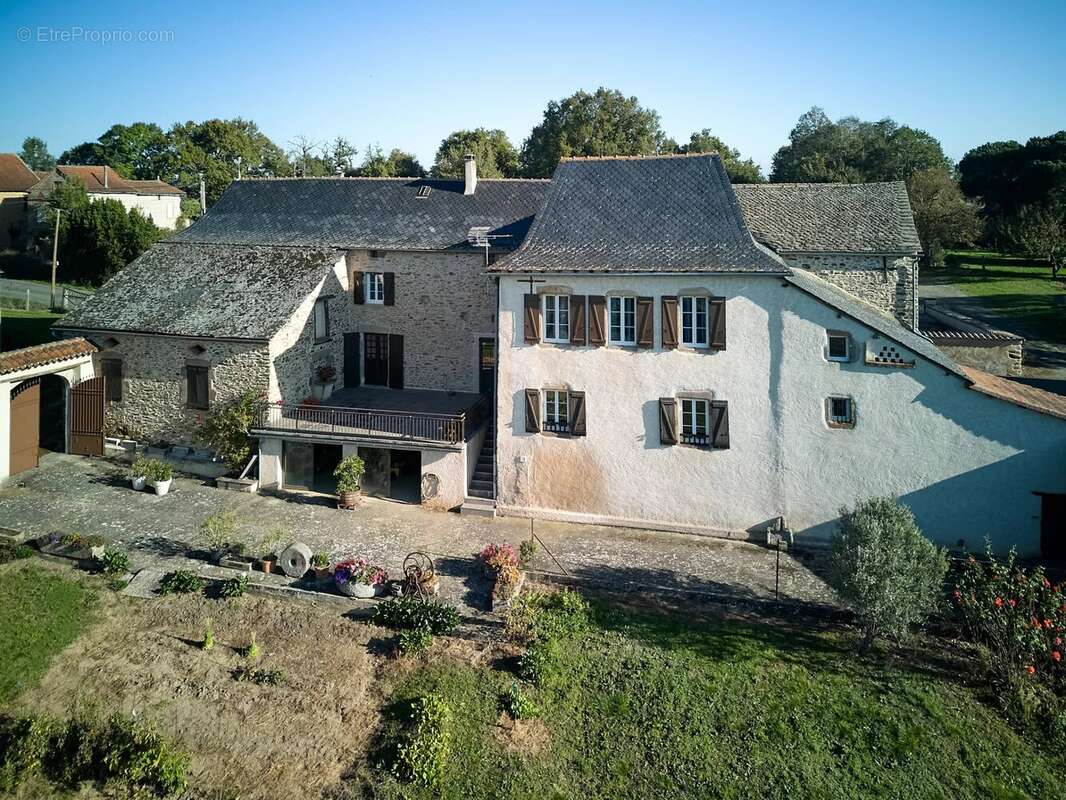 Maison à MIRANDOL-BOURGNOUNAC