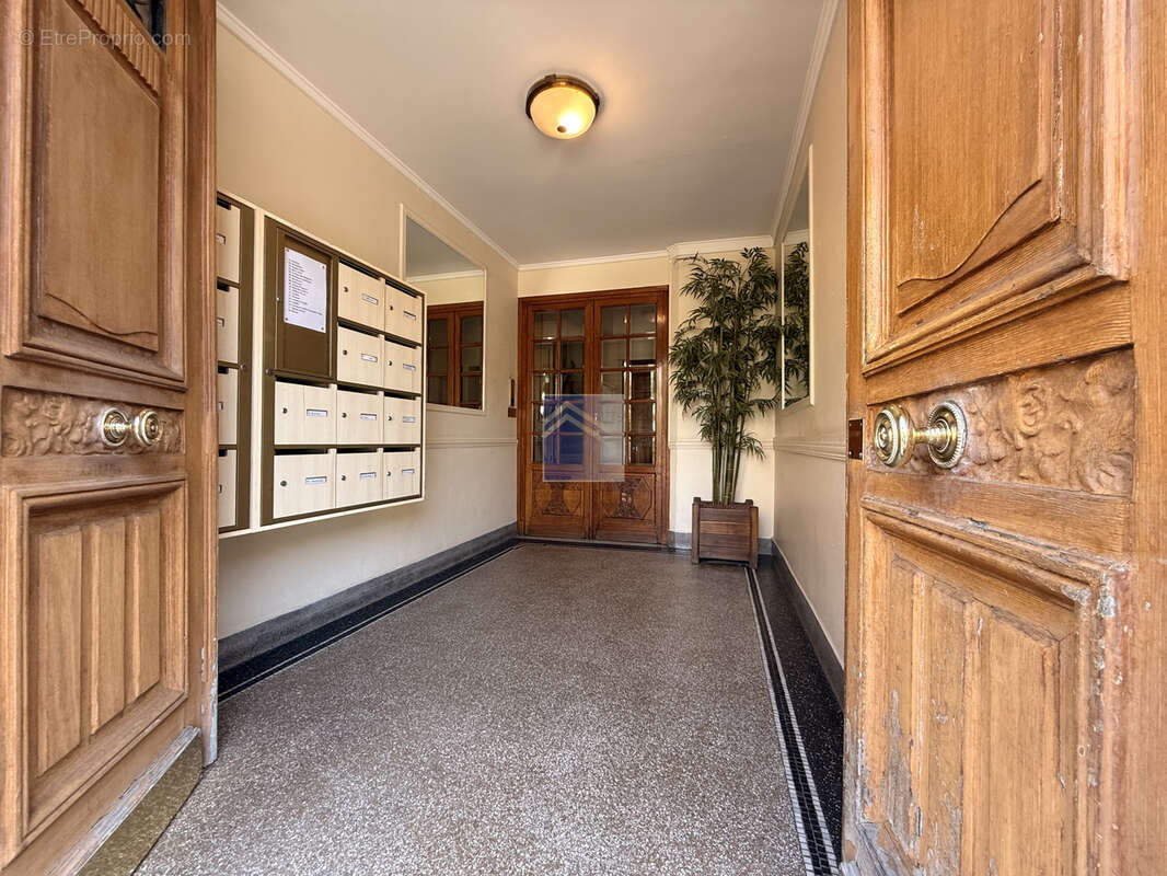 Appartement à COURBEVOIE