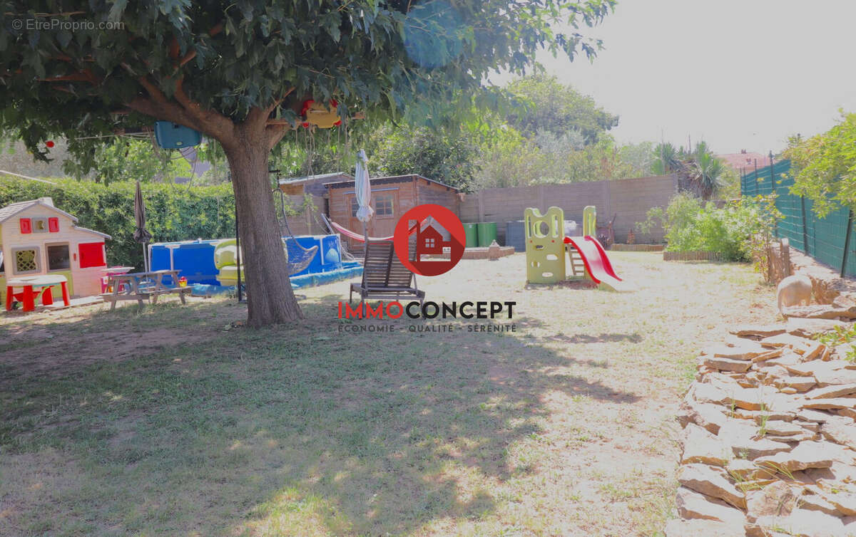 Appartement à BAGNOLS-SUR-CEZE