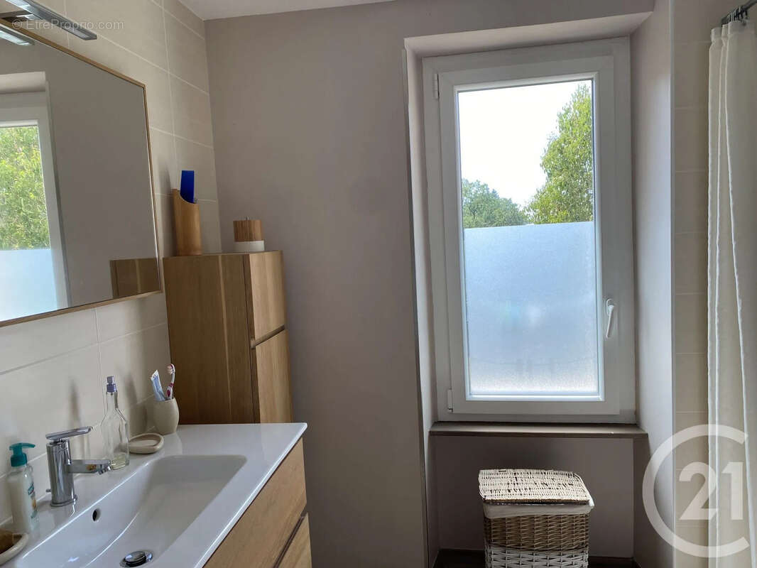 Maison 76 m² à Airoux  - photo 6