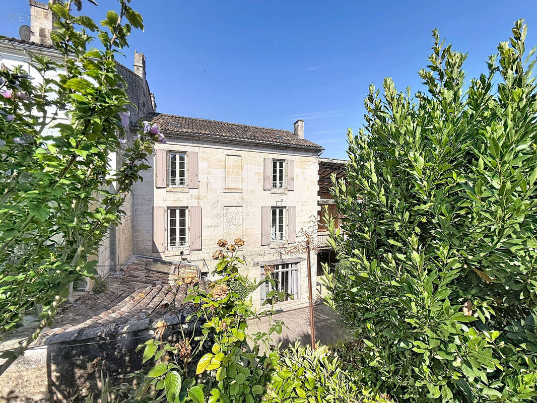 Maison à CHATEAUNEUF-SUR-CHARENTE