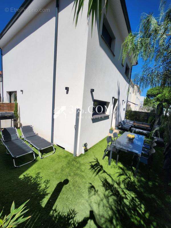 Maison à VIAS