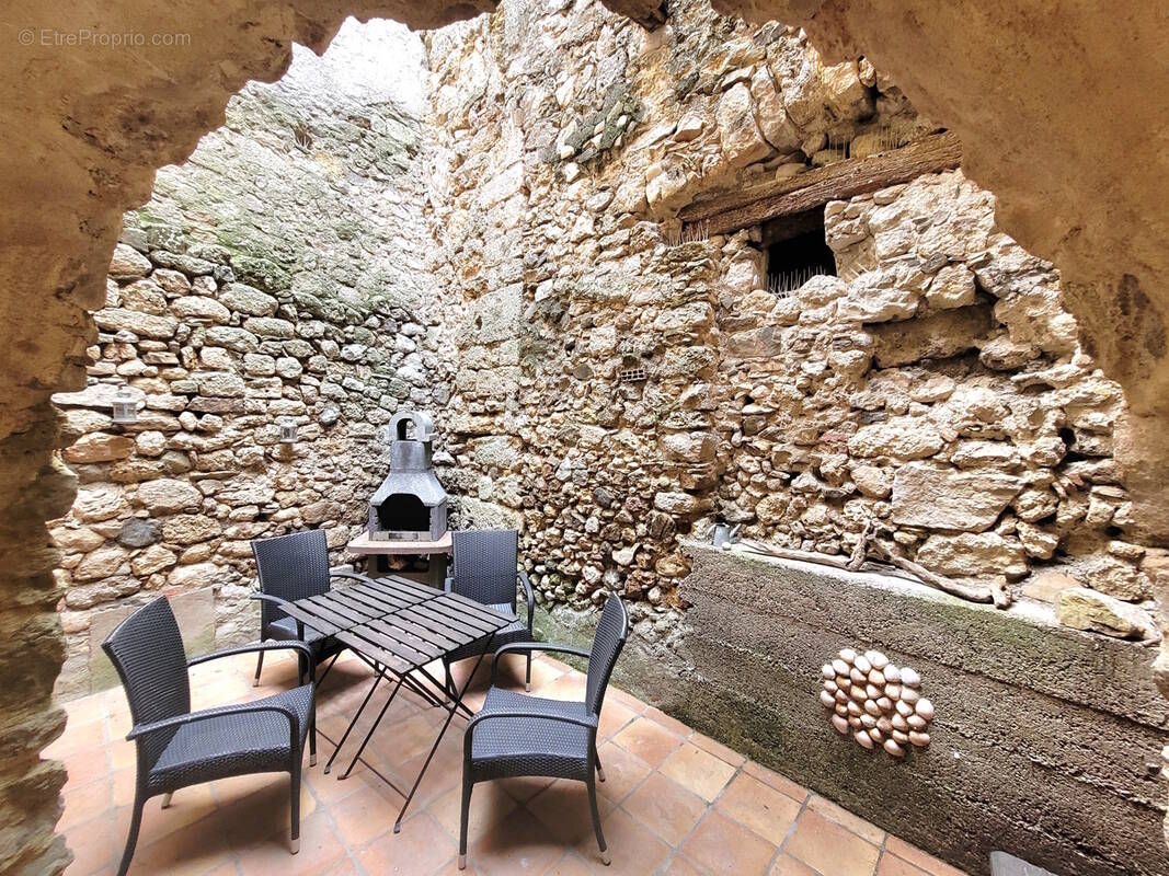 Maison à SAINT-GENIES-DE-FONTEDIT