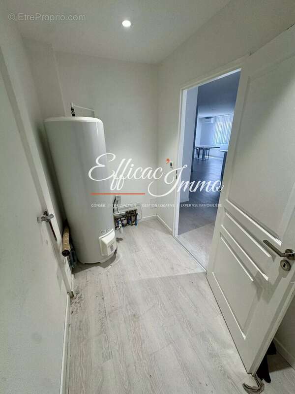 Bien à usage mixte de 154,51 m² avec garage, jardin et prestations haut de gamme - photo 7