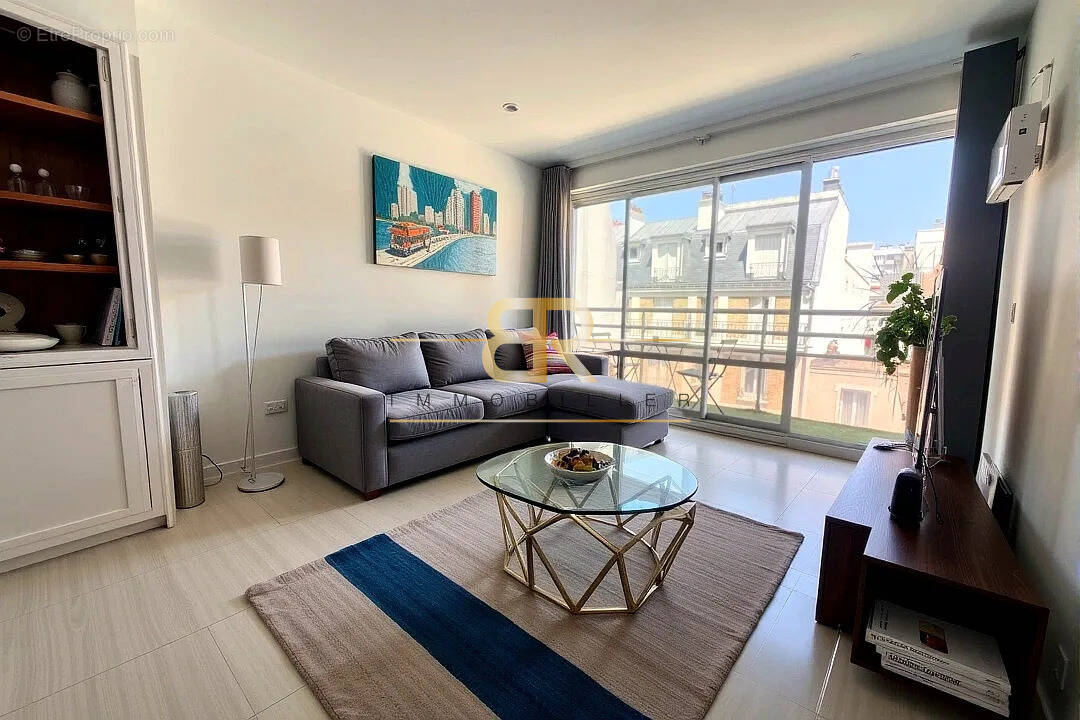 Appartement à PARIS-15E