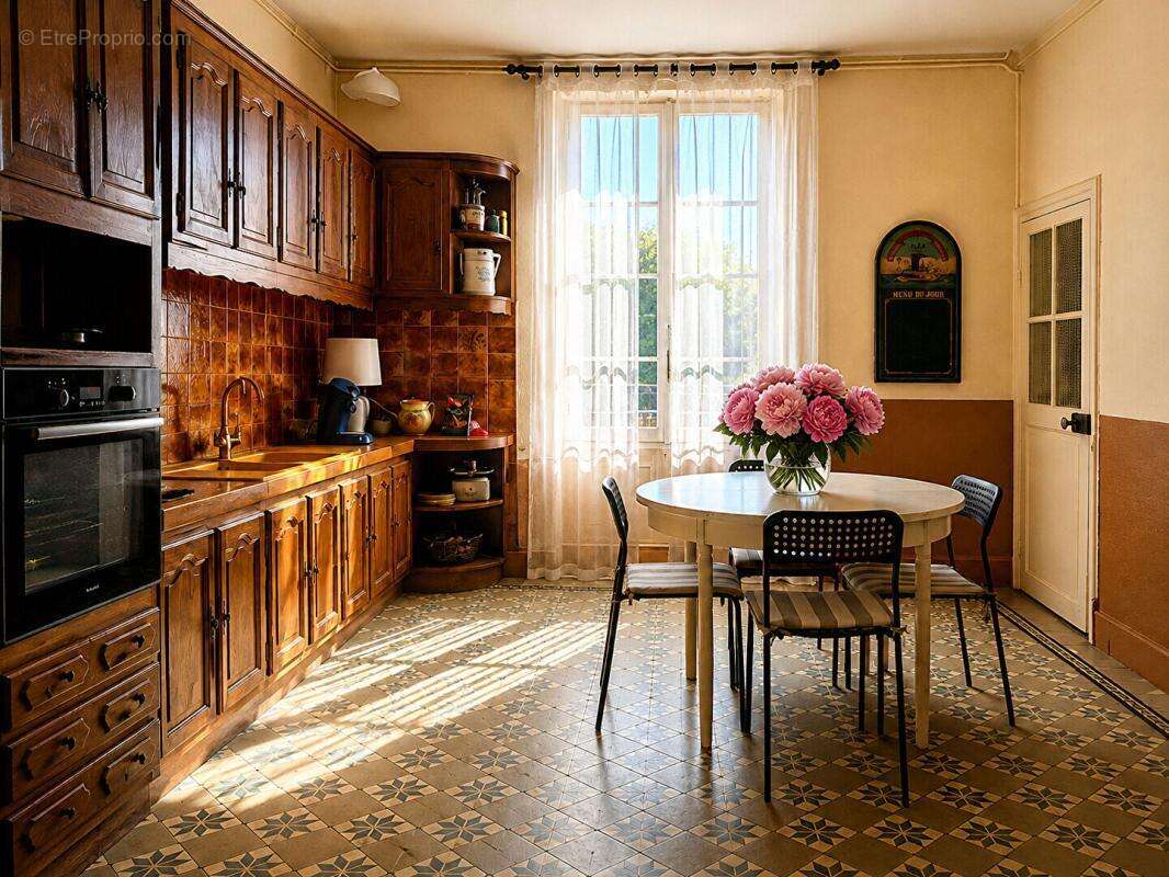 Maison Bourgeoise de caractère Lormes 7 pièce(s) 165 m2 + véranda 20m2 - photo 4