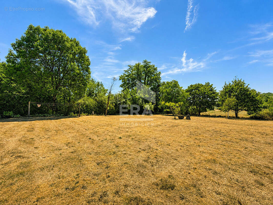 Maison 150m² à chazelles - photo 6