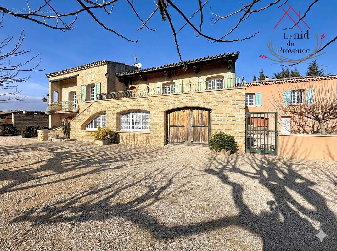 Maison à SAINTE-CECILE-LES-VIGNES