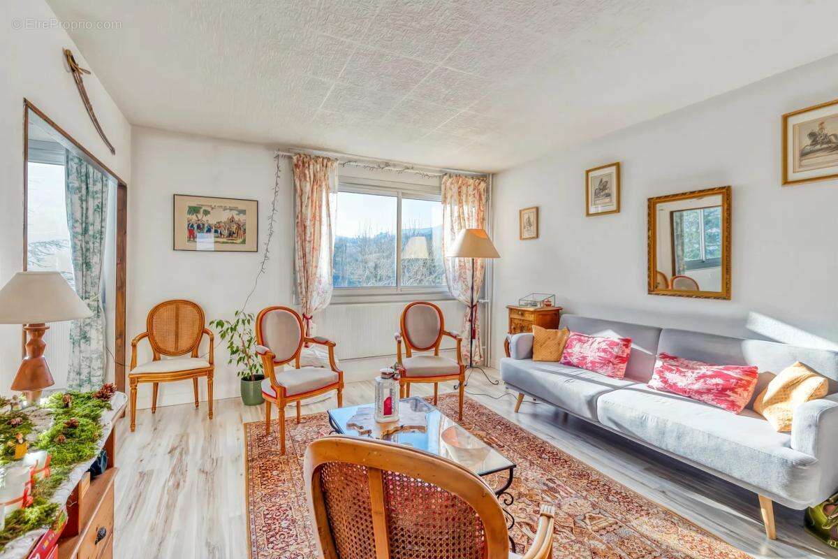 Appartement à SEYSSINET-PARISET