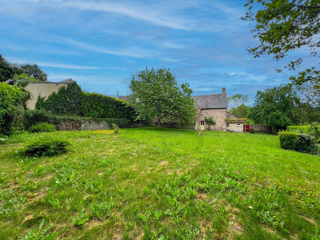 Maison à SAINT-DENIS-SUR-SARTHON