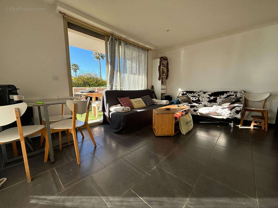 Appartement à VILLENEUVE-LOUBET