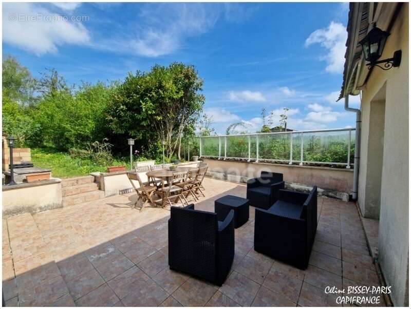 A vendre maison de campagne, 4 chambres, terrain 3500 M2, Véranda chauffée ARCES DILO (89) - photo 4