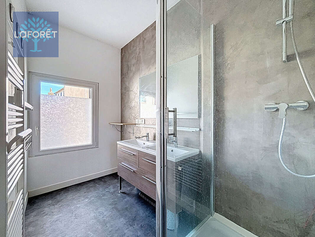 Maison à SAINT-GENIS-LAVAL