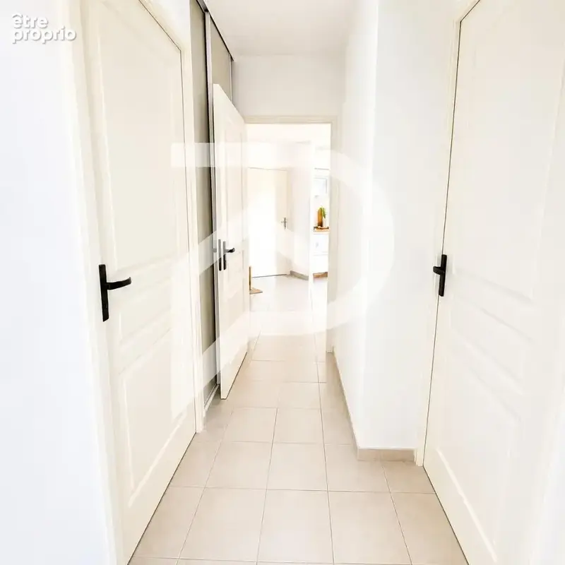Appartement T3 lumineux avec vue mer,terrasse et box. - photo 7