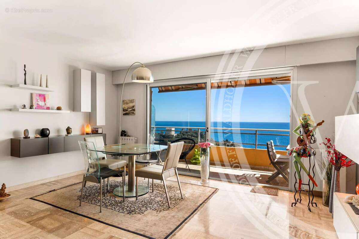 Appartement à ROQUEBRUNE-CAP-MARTIN