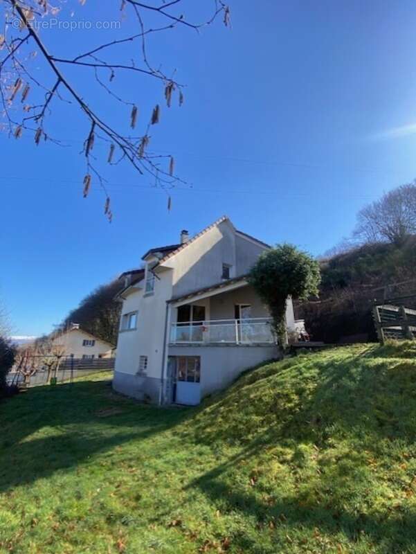 Maison à ARPAJON-SUR-CERE