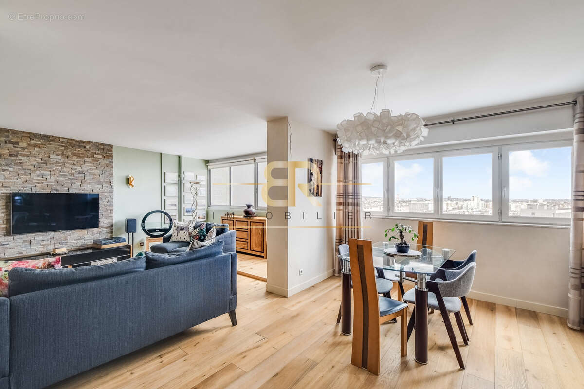 Appartement à COURBEVOIE