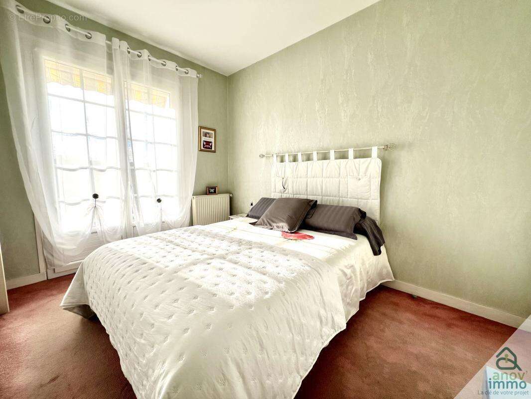 Maison à FONTAINE-LE-COMTE