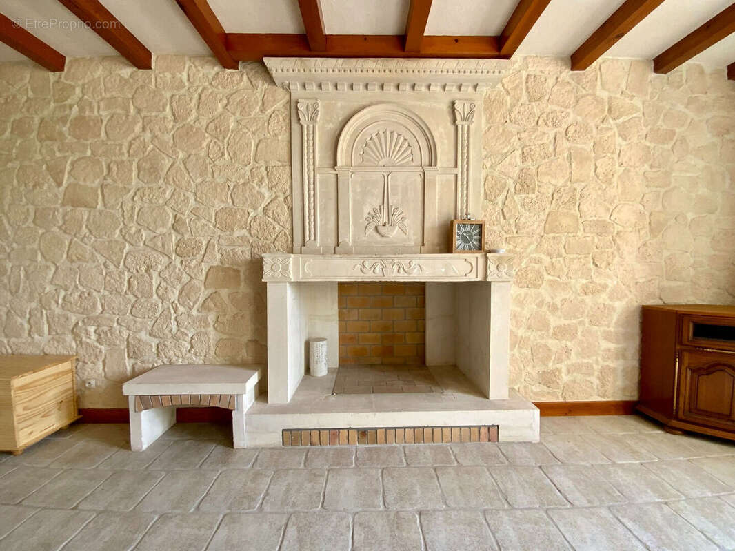 Maison à JARNAC-CHAMPAGNE