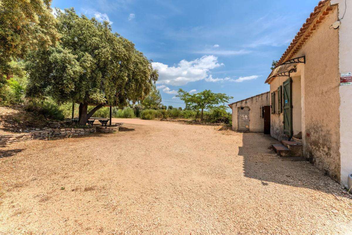 Maison à LE CASTELLET