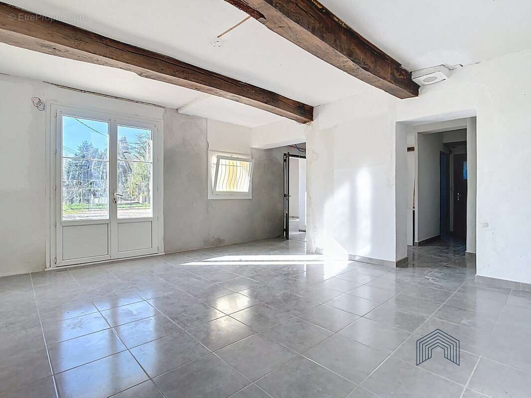 Maison à SAINT-SULPICE